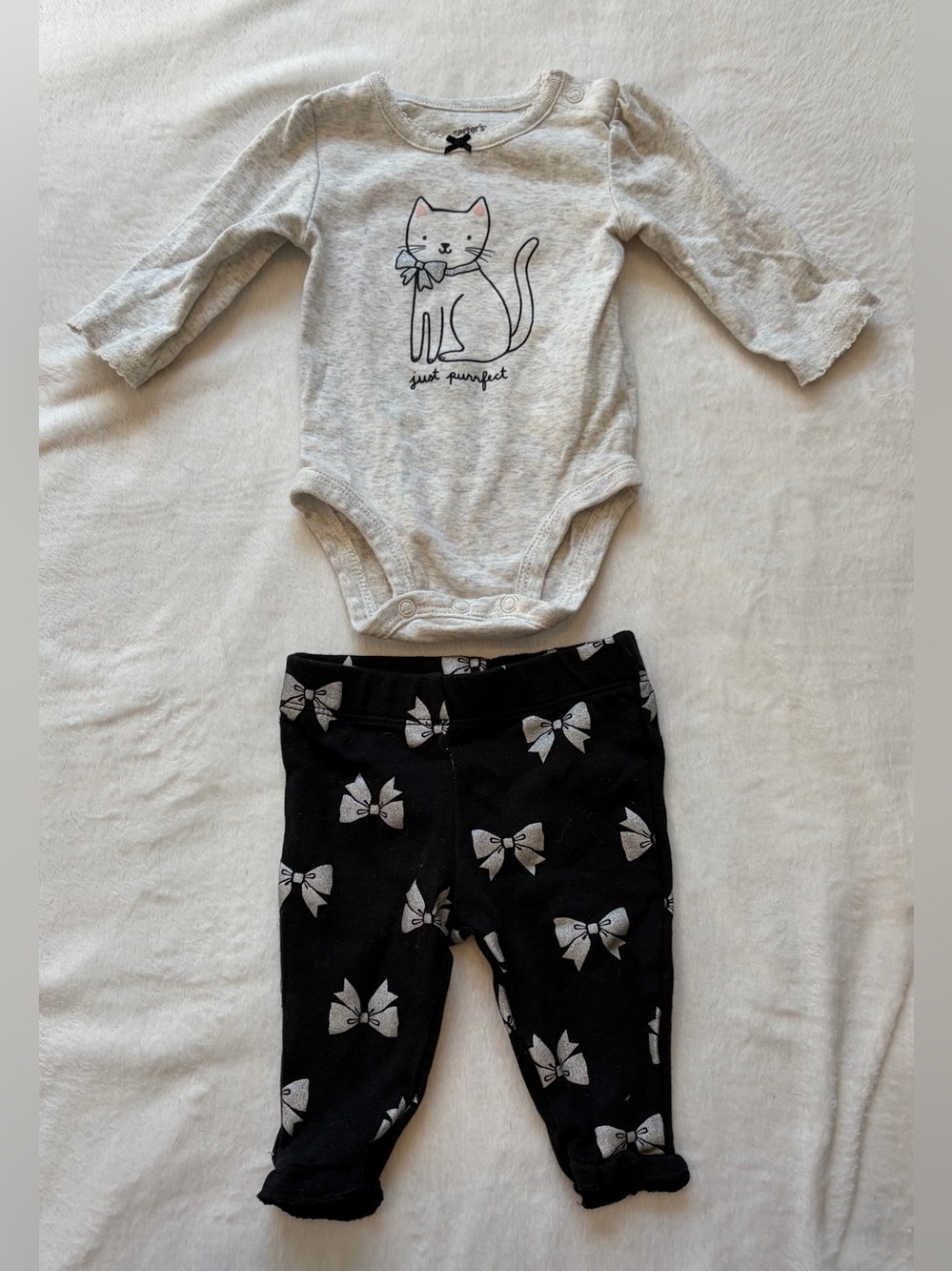 Carters Baby Long-Sleeve Bodysuit and Bow Print Pants Set - Gray & Black